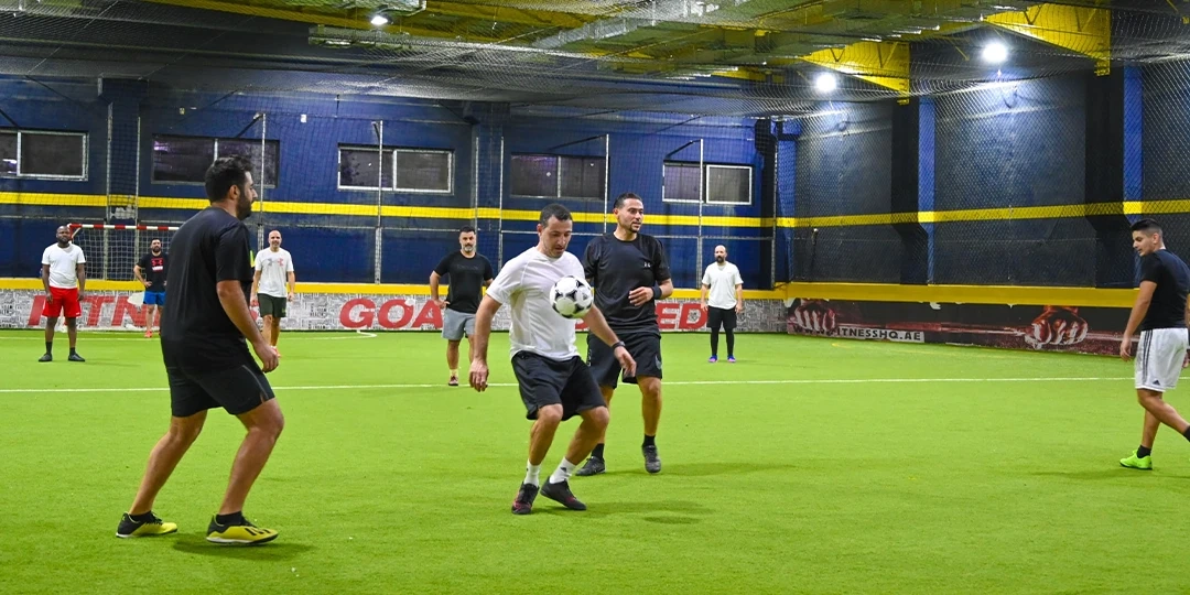 Крытое футбольное поле